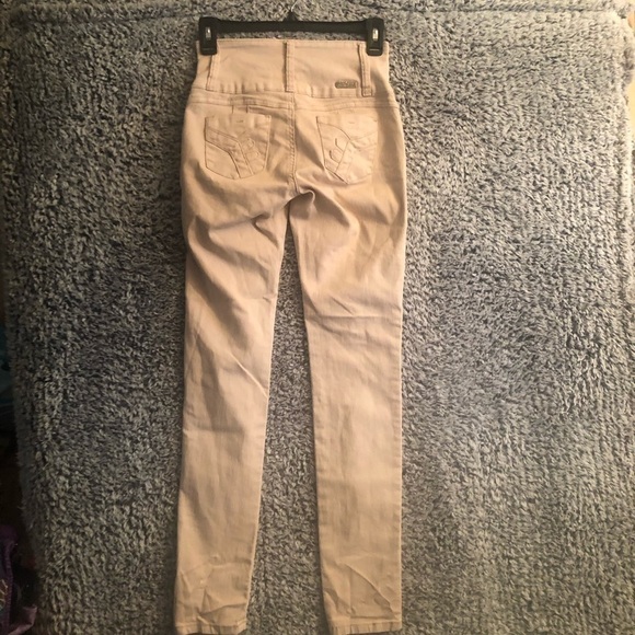 Beautiful Women’s ugh the pink skinny pants fly Button in the front Size 1 - Picture 9 of 12